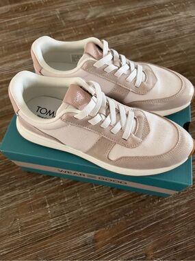 TOMS Retro Champagne Shimmer Sneaker  Trvl Lite Retro - Sz 8